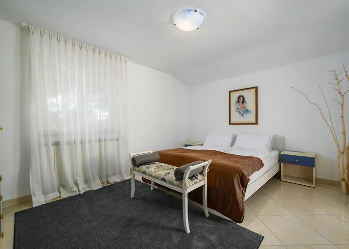 بيت ضيافة House With Dragica